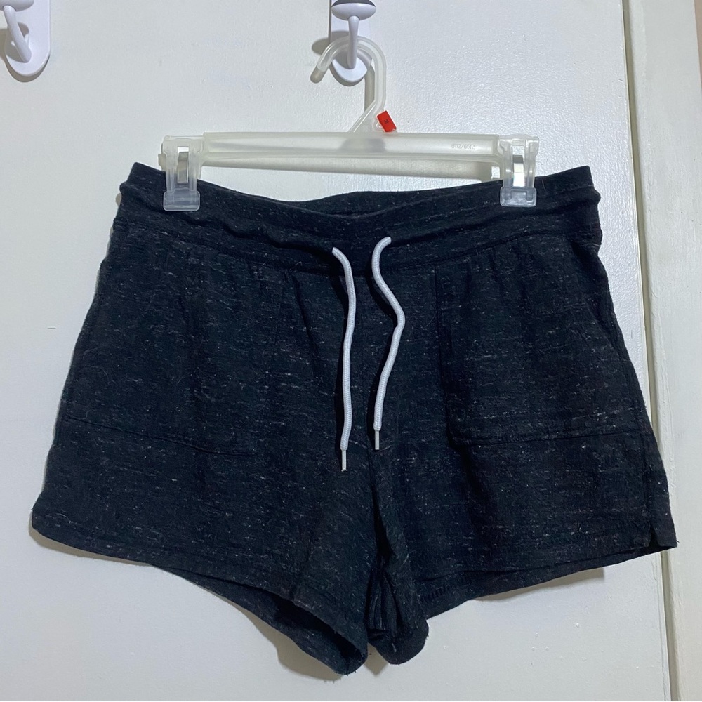 black/grey active shorts!